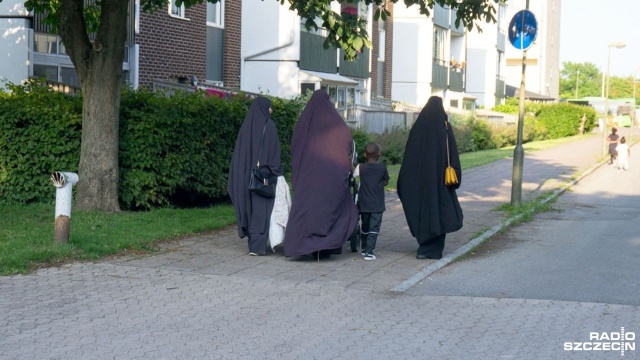 Ponad 300 tysięcy osób ma do 2022 roku ubiegać się o azyl lub pozwolenie na pobyt w Szwecji. Tak wynika z najnowszej prognozy szwedzkiego Urzędu Migracyjnego.