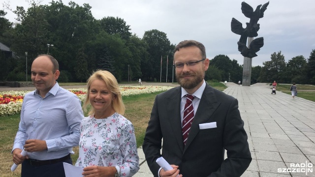 Władze województwa jak i Szczecina bez konsultacji społecznych rozmawiają z Niemcami o utworzeniu polsko-niemieckiej aglomeracji - alarmują radni sejmiku z Prawa i Sprawiedliwości. W ich ocenie o negocjacjach nie są informowani ani politycy, ani opinia publiczna.