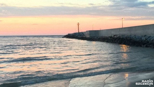 W niedzielę około 22 na plaży w Dziwnowie podczas bójki, nastolatek ranił swojego kolegę nożem.
