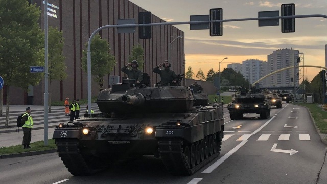 Wojewoda śląski Jarosław Wieczorek zaprasza wszystkich na defiladę z okazji Święta Wojska Polskiego. Parada wojskowa odbędzie się 15 sierpnia w Katowicach.