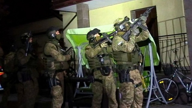 Policja zlikwidowała dom schadzek w podwarszawskich Łomiankach.