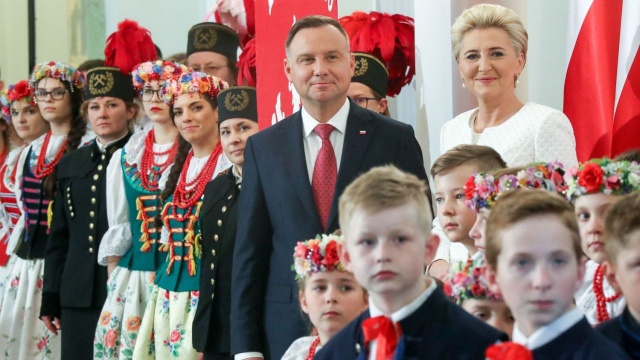 Rzeczpospolita zawsze będzie pamiętać o śląskich bohaterach i patriotach, bo ta ziemia i jej dzieje są nieodłączną częścią całych naszych dziejów ojczystych - mówił w gmachu Sejmu Śląskiego Andrzej Duda. Prezydent dodał, że te zrywy społeczne były owocem zmagań o tożsamość.