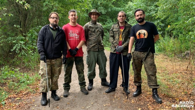 Grupa przyjaciół ze Szczecina założyła stowarzyszenie. Mają jeden główny cel: sprzątać lasy. W sobotę zorganizowali pierwszą akcję.