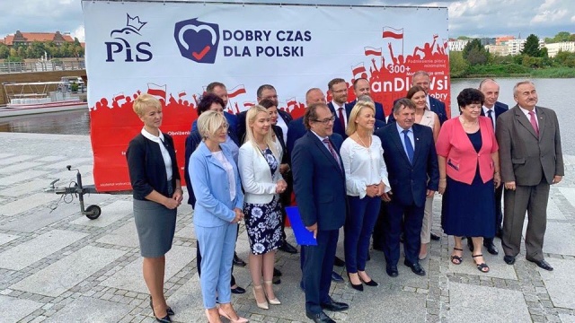 Prawo i Sprawiedliwość zaprezentowało swoich kandydatów do Sejmu i Senatu w okręgu szczecińskim. Konferencja odbyła się w poniedziałek na Łasztowni.