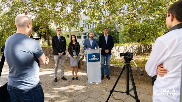 Likwidacja publicznych szkół, kuratoriów i Karty Nauczyciela to postulaty kandydatów Konfederacji na rozpoczęcie roku szkolnego.