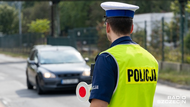 Trzy prawa jazdy zatrzymali gryficcy policjanci tylko podczas weekendowych kontroli. Kierowcy stracili dokumenty za przekroczenie prędkości o ponad 50 kilometrów w terenie zabudowanym.