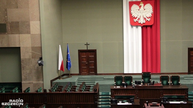 Goście Radia Szczecin na Wieczór o projekcie ustawy, zgodnie z którym rodziny najważniejszych osób w państwie także złożą oświadczenia majątkowe.