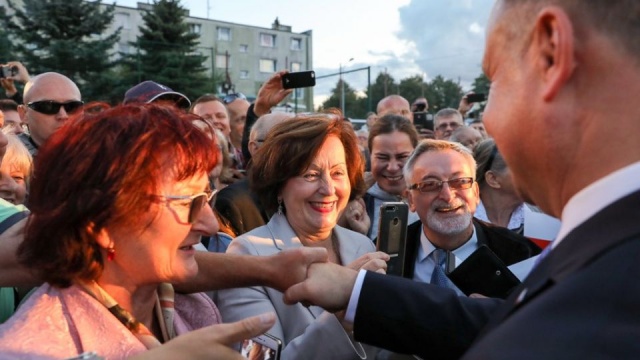 Prezydent Andrzej Duda odwiedził w czwartek okolice Koszalina i Kołobrzegu. W Zieleniewie spotkał się z mieszkańcami.