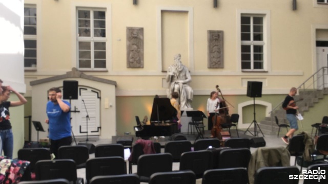 Druga edycja Dni Muzyki Żydowskiej ruszyła w piątek w Szczecinie. Organizatorzy zapraszają na spotkanie z dźwiękami kameralnymi i niestety zapomnianymi.