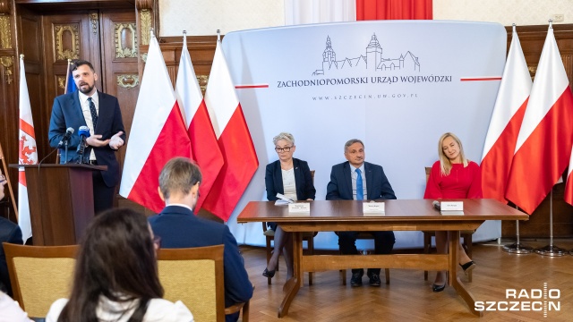 Od poniedziałku nauczyciele w całej Polsce mają do dyspozycji Zintegrowaną Platformę Edukacyjną. To miejsce w internetowej sieci do tworzenia oraz dystrybucji e-podręczników i e-materiałów.