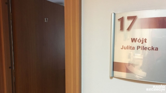 W urzędzie gminy i u komisarza wyborczego grupa mieszkańców złożyła wniosek referendalny w sprawie odwołania wójt Kobylanki. Teraz czas na zbieranie podpisów.