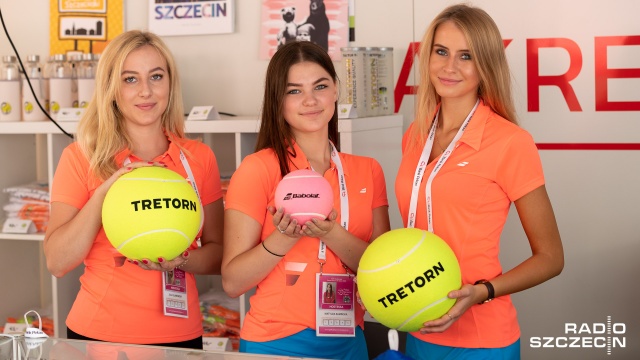Kibice tego sportu to jedna wielka rodzina - mówią fani tenisa ziemnego, którzy obserwują rywalizację podczas turnieju Pekao Szczecin Open.