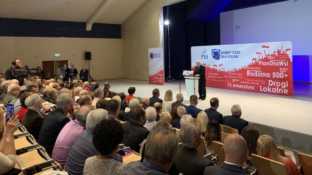 Jarosław Kaczyński, na konwencji Prawa i Sprawiedliwości w Pile mówił, że jego partia realizuje program polityczny, który pozwoli Polsce dogonić kraje Europy Zachodniej.