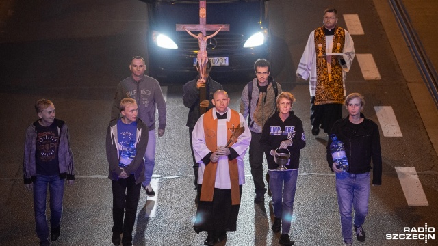 - To odpowiedz na nienawiść do Kościoła ze strony antychrześcijańskich środowisk, które w ostatnim czasie się wzmogły - mówią organizatorzy Diecezjalnej Drogi Krzyżowej.