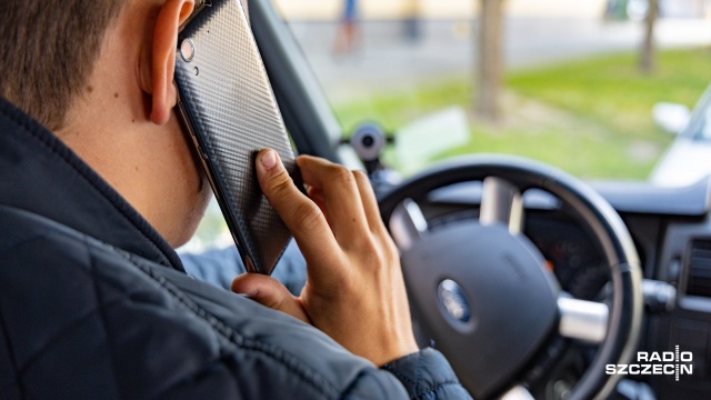 Ponad 250 kierowców zatrzymali w sierpniu zachodniopomorscy policjanci za używanie telefonów komórkowych podczas jazdy.