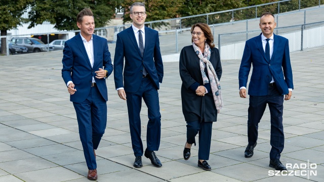 Małgorzata Kidawa-Błońska, którą Koalicja Obywatelska w przypadku wygranych wyborów zamierza zaproponować na urząd premiera, apeluje do zwolenników o rozwagę w wykorzystywaniu hasztagu Silni Razem na Twitterze. Politycy PiS zwracają uwagę, że pod takim hasłem w sieci pojawiły się wulgarne wpisy.
