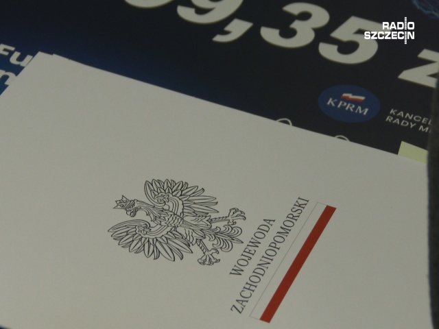 Prawie 10 milionów złotych przekazał w poniedziałek Wojewoda Zachodniopomorski Tomasz Hinc na budowę obwodnicy wschodniej Świnoujścia.