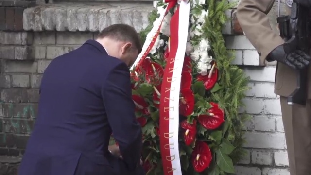 W rocznicę agresji sowieckiej 17 września w Warszawie rezydent Andrzej Duda złożył wieniec przy budynku dawnego Sowieckiego Trybunału Wojennego, prokuratury i NKWD.