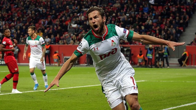 Grzegorz Krychowiak strzelił gola, a jego Lokomotiw Moskwa wygrał na wyjeździe z Bayerem Leverkusen 2:1 (2:1) w meczu 1. kolejki fazy grupowej piłkarskiej Ligi Mistrzów.