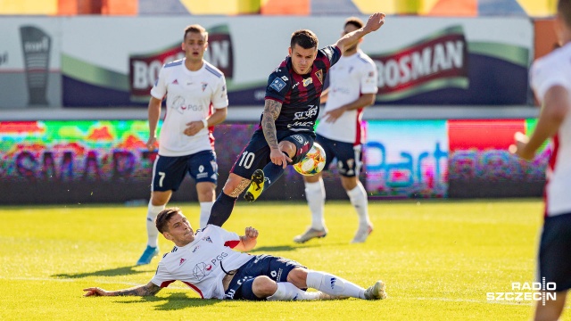 Piłkarze Pogoni Szczecin zremisowali z Górnikiem Zabrze 1:1 i prowadzą w tabeli rozgrywek o mistrzostwo Polski.