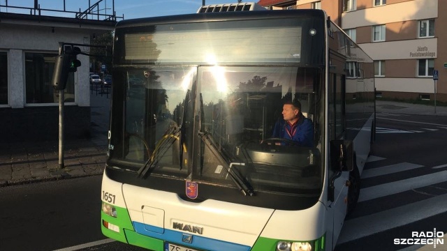 Od poniedziałku zamknięte jest dla ruchu skrzyżowanie alei Wojska Polskiego z ulicą Traugutta w Szczecinie. Autobus nr 67 kursuje zmienioną trasą.