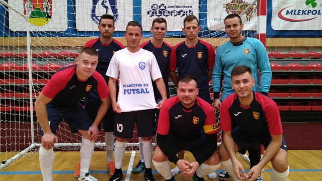 Sukces piłkarzy ze Szczecina. Drużyna Klubu Sportowego Głuchych Korona wygrała swoją grupę eliminacyjną i awansowała do przyszłorocznych finałów mistrzostw Polski w futsalu.