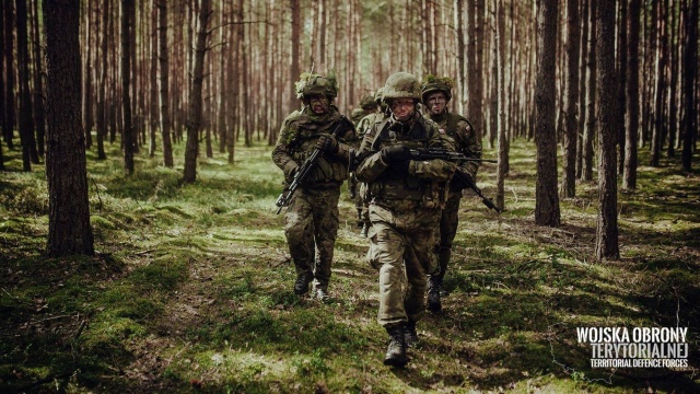 Wojska Obrony Terytorialnej po raz drugi obchodzą swoje święto. Żołnierze nowej formacji uroczyste obchody rozpoczną w południe w Warszawie na placu Piłsudskiego. Na święcie nie zabraknie zwierzchnika sił zbrojnych prezydenta Andrzeja Dudy i szefa MON Mariusza Błaszczaka.