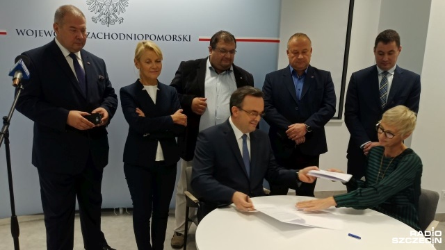 Prawie 10 miliardów złotych na budowę dróg krajowych i lokalnych w ostatnich czterech latach trafiło do województwa zachodniopomorskiego. Takiego finansowania inwestycji z rządowego budżetu nie było jeszcze nigdy.