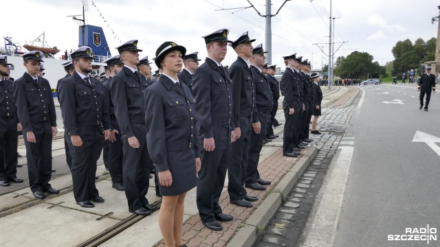 Jeżeli wszystko dobrze pójdzie to w przyszłym roku Akademia Morska stanie się Uniwersytetem Morskim - zapowiedział w sobotę podczas inauguracji roku minister gospodarki morskiej, Marek Gróbarczyk.