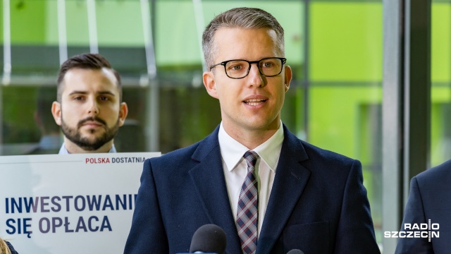 Obniżymy podatki i w ten sposób podniesiemy płacę minimalną - zapowiedział w środę na konferencji prasowej kandydat Koalicji Obywatelskiej Arkadiusz Marchewka.