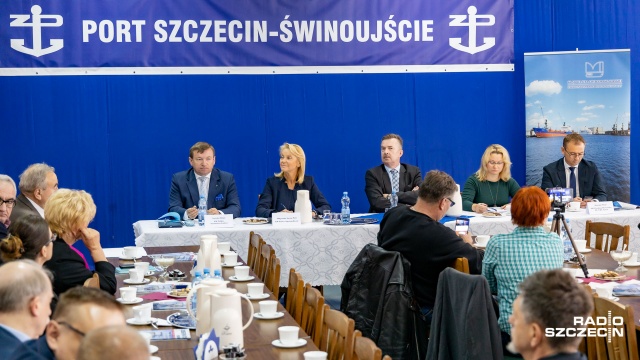 O problemach gospodarki morskiej rozmawiali w środę politycy kandydujący do parlamentu z przedstawicielami tej branży.