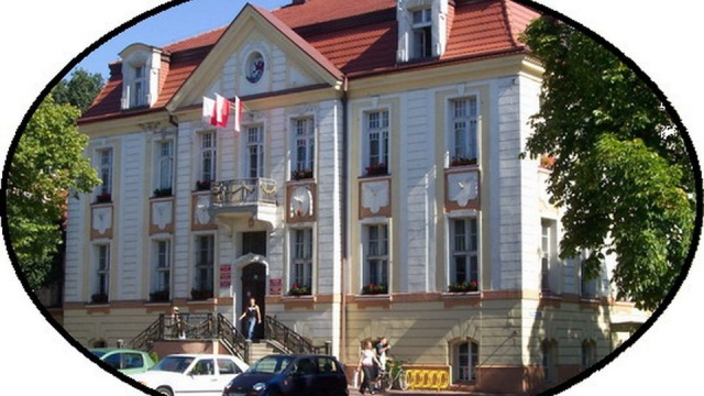 Pieniądze pochodzą z Regionalnego Programu Operacyjnego. Prace zakładają między innymi ocieplenie budynku, wymianę okien i drzwi i instalacji centralnego ogrzewania, a także remont kotłowni.