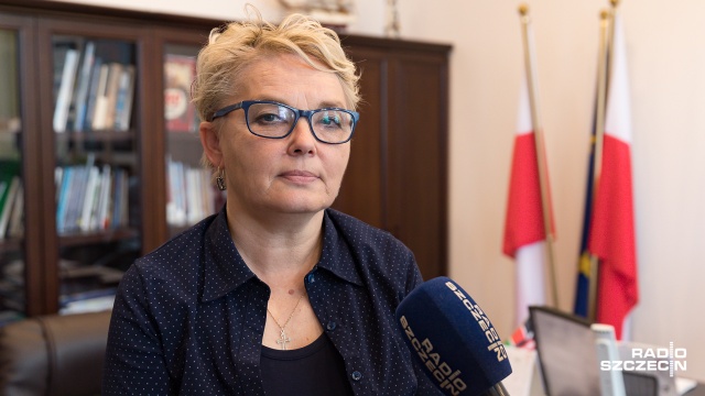 Nie jest zadowolona z decyzji o wznowieniu strajku nauczycieli i obiecuje podwyżki o 6 procent od nowego roku. Zachodniopomorski Kurator Oświaty Magdalena Zarębska-Kulesza była gościem Popołudniowej Przeplatanki Radia Szczecin.
