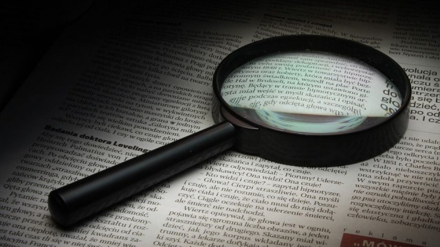 Młodzi mieszkańcy Szczecinka poszukiwali przygód... między regałami z książkami. Za nami Detektywistyczna Noc Bibliotek.