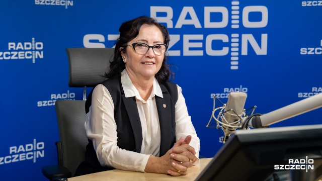 Grzegorz Schetyna oklaskami dziękował Wałęsie za odwagę, bo pojawił się na konwencji PO - mówiła, w audycji Rozmowy pod krawatem, kandydatka PO Teresa Kalina.