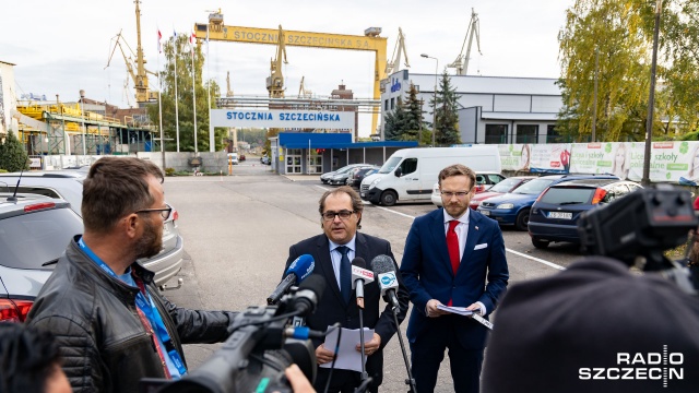 - Poseł Nitras uczestniczył w likwidacji stoczni - będę to powtarzał jak mantrę, bo to jest hańba dla tego człowieka - w ten sposób minister gospodarki morskiej Marek Gróbarczyk, skomentował czwartkowe postanowienie sadu.