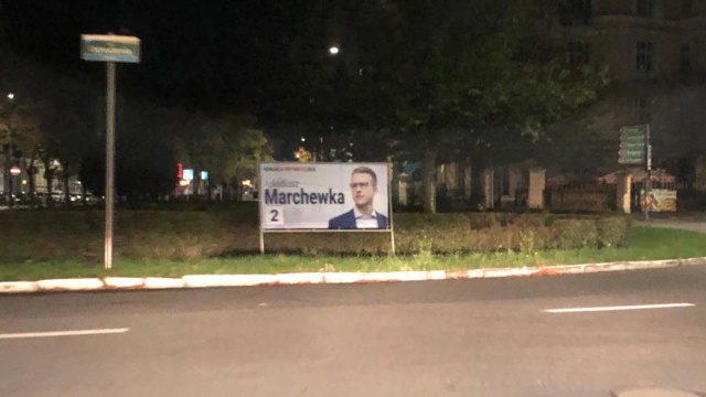 Dzień przed ciszą wyborczą pojawiły się nielegalne banery. Chodzi o materiały wyborcze posłów Koalicji Obywatelskiej - Arkadiusza Marchewki i Norberta Obryckiego.
