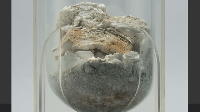 Biblioteka Narodowa zaprasza na prezentację Urna. 75 lat od spalenia Biblioteki Narodowej, która odbędzie się w sobotę w Pałacu Rzeczypospolitej przy placu Krasińskich 35 w godzinach 11-19. Wstęp na wydarzenie jest wolny.