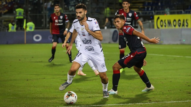 Lider piłkarskiej ekstraklasy słabszy od siódmej drużyny włoskiej Serie A. Piłkarze Pogoni Szczecin przegrali z Cagliari 1:3 w towarzyskim meczu rozegranym na Sardynii.