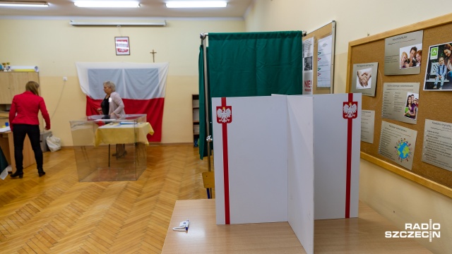 Koalicja Obywatelska wyprzedziła Prawo i Sprawiedliwość w okręgu szczecińskim w wyborach do Sejmu. Tak podaje PKW, po podliczeniu głosów z 93 procent komisji.