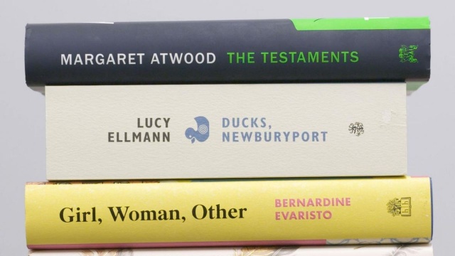 Margaret Atwood mówi o zaskoczeniu i skrępowaniu, Bernardine Evaristo ma nadzieję, że to początek szerszego trendu w literaturze. Laureatki tegorocznej nagrody Bookera - najważniejszego wyróżnienia literackiego na Wyspach - skomentowały swoje zwycięstwo.