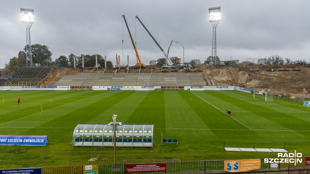Część budowanego stadionu Pogoni Szczecin zaczyna przypominać trybunę. W sektorach od trzeciego do siódmego pojawiły się schody do najwyższych rzędów siedzeń.