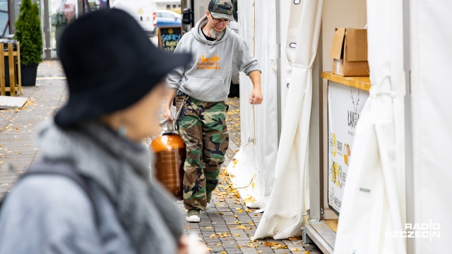 Kilkunastu wystawców z najdalszych zakątków Polski pojawiło się w piątek w Alei Kwiatowej, gdzie o 16 rozpoczął się pierwszy szczeciński Oktoberfest.