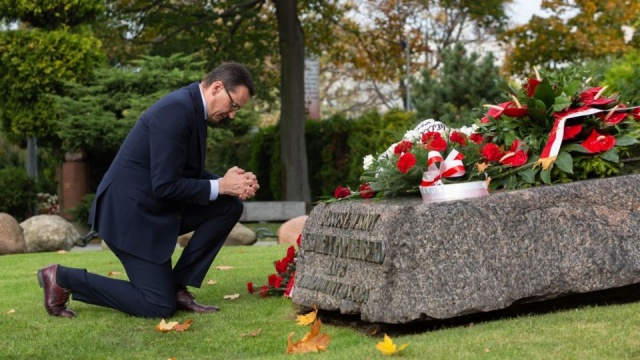 Premier Mateusz Morawiecki podkreślił, że błogosławiony ksiądz Jerzy Popiełuszko jest jednym z ojców polskiej wolności. 19 października mija 35. rocznica męczeńskiej śmierci kapelana Solidarności, zamordowanego przez komunistyczną służbę bezpieczeństwa.