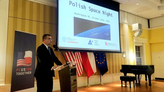 Instytucje i firmy z polskiego sektora kosmicznego zaprezentowały się w stolicy Stanów Zjednoczonych. W spotkaniu, które odbyło się w rezydencji ambasadora RP w Waszyngtonie wziął udział także zastępca administratora NASA Steve Jurczyk.