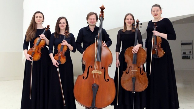 Warszawa ma swoją legendę o Warsie i Sawie, Kraków o smoku wawelskim, a Szczecin, m.in. o Baszcie Siedmiu Płaszczy czy o Wyszaku.