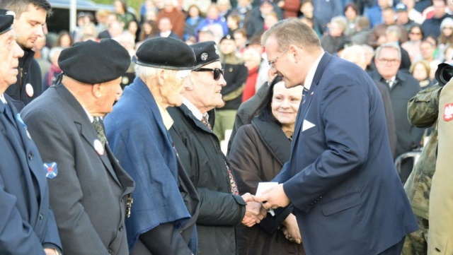 Pamięć żołnierzy 1. Dywizji Pancernej, walczącej pod dowództwem generała Stanisława Maczka, uczczono na Polskim Honorowym Cmentarzu Wojskowym przy Ettensebaan w Bredzie.