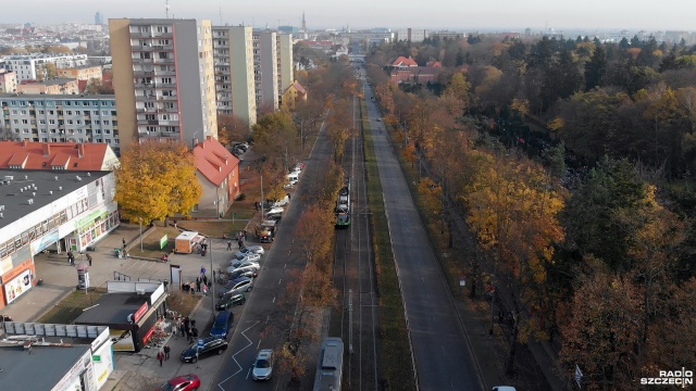 Samochody mogą już przejechać ulicą Ku Słońcu w Szczecinie wzdłuż Cmentarza Centralnego.