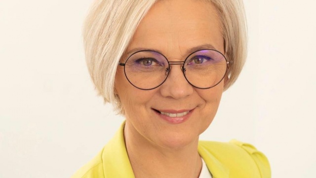 Projekt zmian ustawy o ochronie zwierząt nie budzi wątpliwości większości klubów, ale leży w zamrażalce, bo blokuje go lobby hodowców - mówiła w Rozmowie pod krawatem posłanka PO Dorota Niedziela.