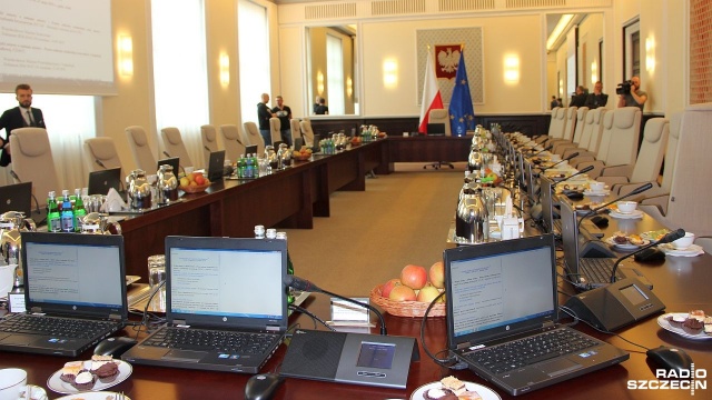Prawdopodobnie w piątek zostanie ogłoszony skład nowego rządu. Mówił o tym w telewizyjnej Jedynce minister gospodarki morskiej i żeglugi śródlądowej Marek Gróbarczyk.